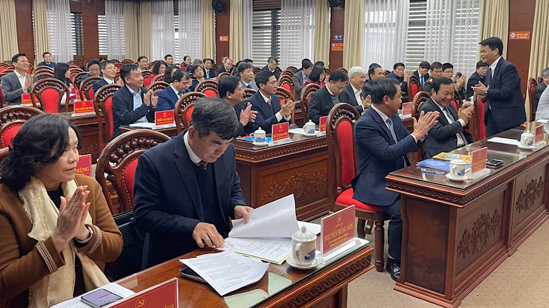 Các đại biểu dự Hội nghị về sắp xếp tổ chức bộ máy của hệ thống chính trị tỉnh.