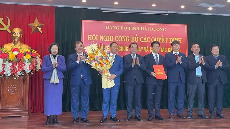 Tỉnh ủy Hải Dương công bố các quyết định về công tác tổ chức cán bộ.