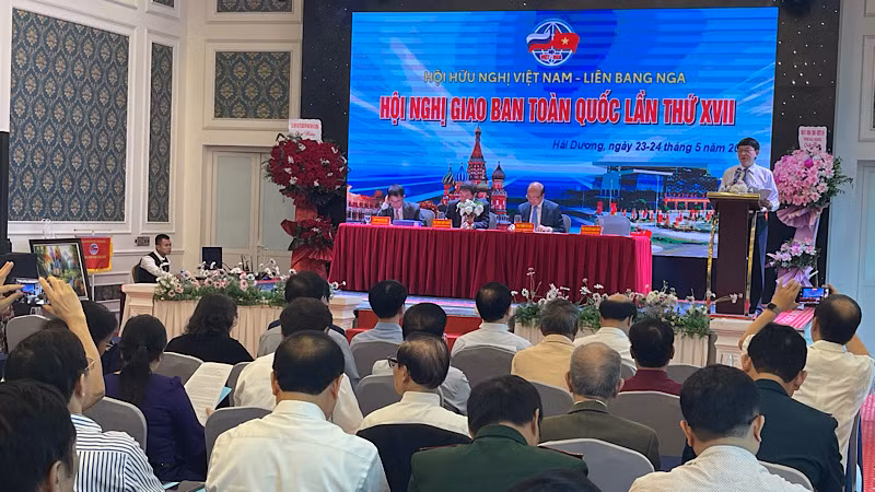 Hội Hữu nghị Việt Nam-Liên bang Nga tổ chức giao ban lần thứ 17 với sự tham gia của hàng trăm đại biểu đến từ 31 tỉnh, thành phố.