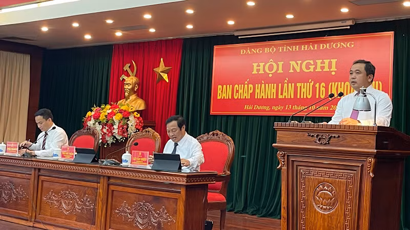 Bí thư Tỉnh ủy Hải Dương Trần Đức Thắng khai mạc hội nghị.