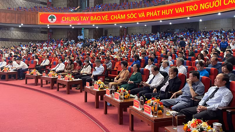 Các đại biểu dự Lễ phát động Tháng hành động vì người cao tuổi Việt Nam