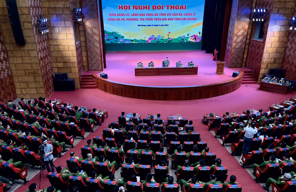 Hội nghị đối thoại tháo gỡ khó khăn cho công an cấp xã ở Hải Dương.