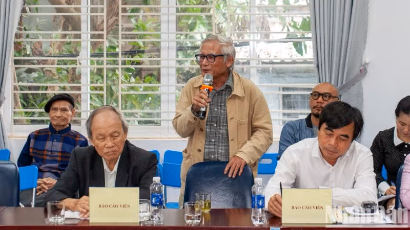 Các đại biểu tham gia thảo luận.