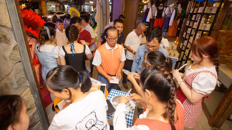 Lễ hội bia Đức năm 2023. Lễ hội bia Đức năm 2023.