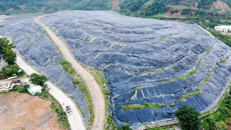 Bãi rác Khánh Sơn là bãi rác lớn nhất tại Đà Nẵng.