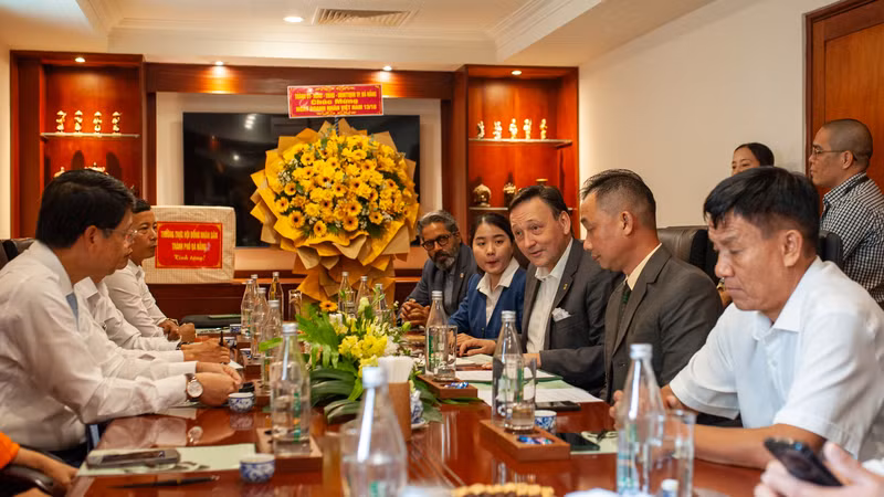 Đoàn công tác trao đổi với Công ty cổ phần khu du lịch Bắc Mỹ An nhân dịp Ngày Doanh nhân Việt Nam 13/10.