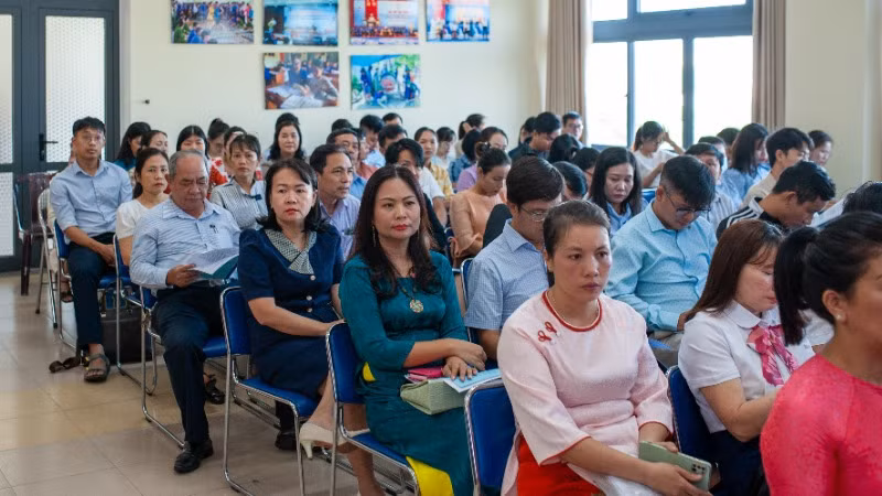 Các đại biểu dự hội nghị.