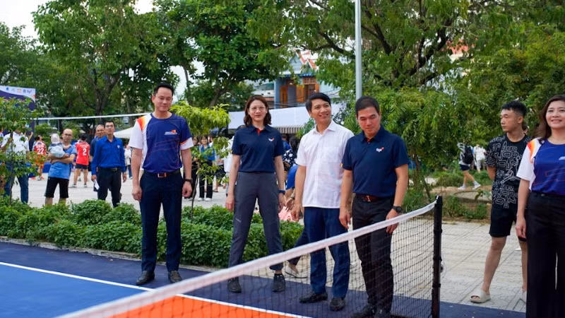 Bí thư thường trực Trung ương Đoàn Thanh niên Cộng sản Hồ Chí Minh, Chủ tịch Trung ương Hội Liên hiệp Thanh niên Việt Nam Nguyễn Ngọc Lương tham quan công trình.