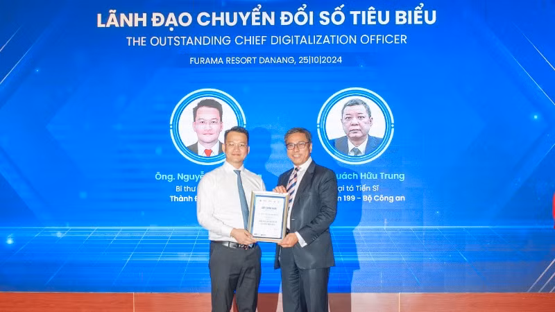 Vinh danh lãnh đạo chuyển đổi số tiêu biểu năm 2024.