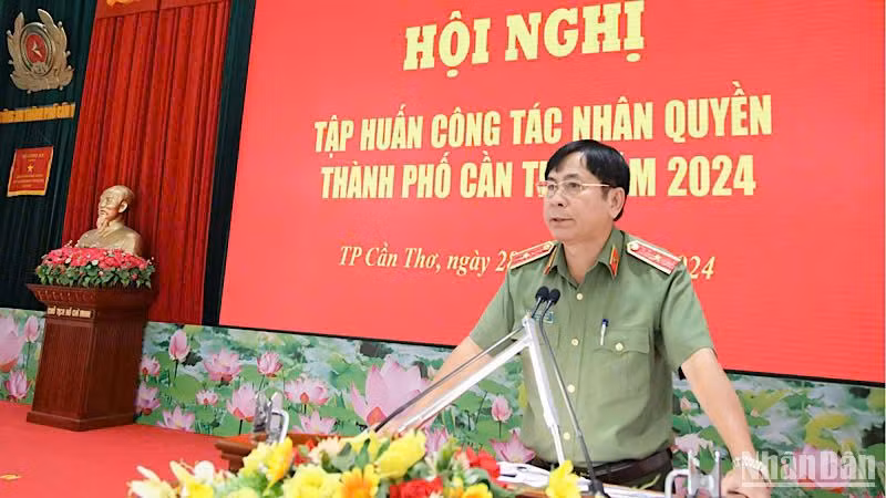 Thiếu tướng Nguyễn Văn Kỷ, Phó Chánh Văn phòng Thường trực về Nhân quyền phát biểu tại Hội nghị. (Ảnh: Ban tổ chức)