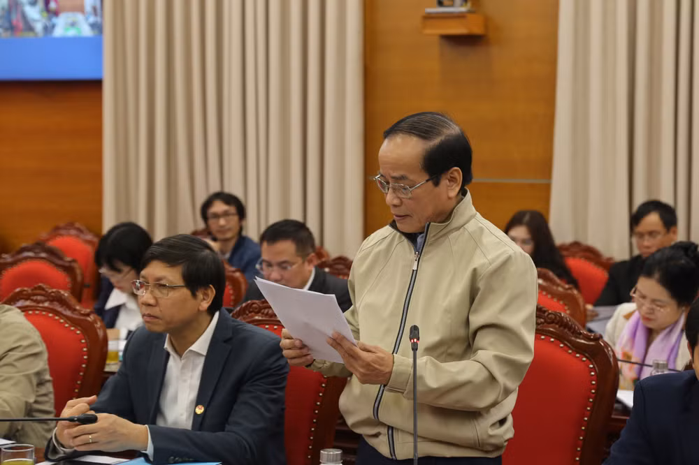 Các đại biểu trình bày tham luận tại hội thảo. (Ảnh: HẢI ĐĂNG)