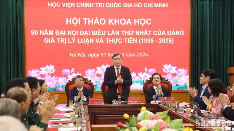 Quang cảnh Hội thảo khoa học "90 năm Đại hội đại biểu lần thứ nhất của Đảng - Giá trị lý luận và thực tiễn". (Ảnh: HẢI ĐĂNG)