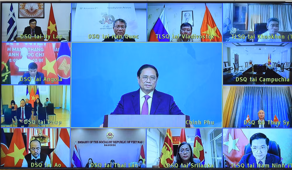 Hội nghị được kết nối tới 93 điểm cầu truyền hình.