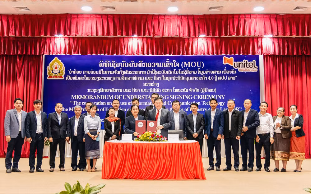 Quang cảnh lễ ký kết. 