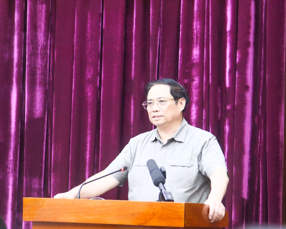 Thủ tướng Phạm Minh Chính phát biểu chỉ đạo tại buổi làm việc với Tỉnh uỷ Vĩnh Long. (Ảnh: BÁ DŨNG)