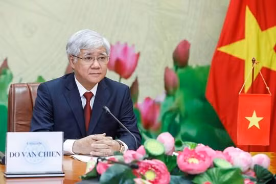 Bí thư Trung ương Đảng, Chủ tịch Uỷ ban Trung ương Mặt trận Tổ quốc Việt Nam Đỗ Văn Chiến.