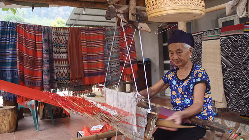 Nghề dệt thổ cẩm duy trì, phát triển ở vùng thượng du Thanh Hóa.