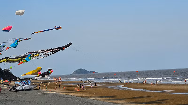 Lợi thế du lịch biển ở xã Hoằng Trường, huyện Hoằng Hóa, tỉnh Thanh Hóa.