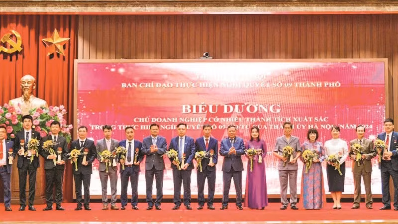 Lãnh đạo Thành ủy gặp mặt, biểu dương chủ doanh nghiệp tiêu biểu trong thực hiện Nghị quyết số 09-NQ/TU.