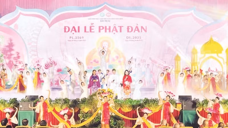 Chương trình nghệ thuật đặc sắc tại Đại lễ.