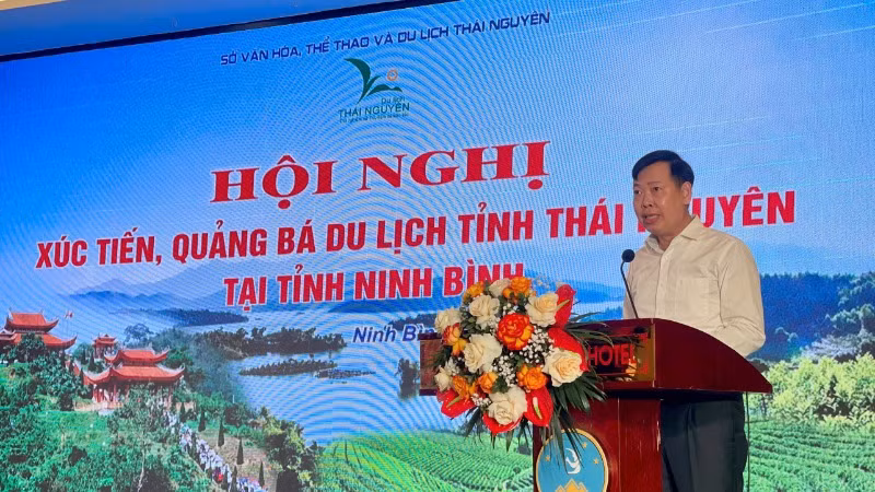 Ông Lê Ngọc Linh, Phó Giám đốc Sở Văn hóa, Thể thao và Du lịch tỉnh Thái Nguyên phát biểu tại Hội nghị.