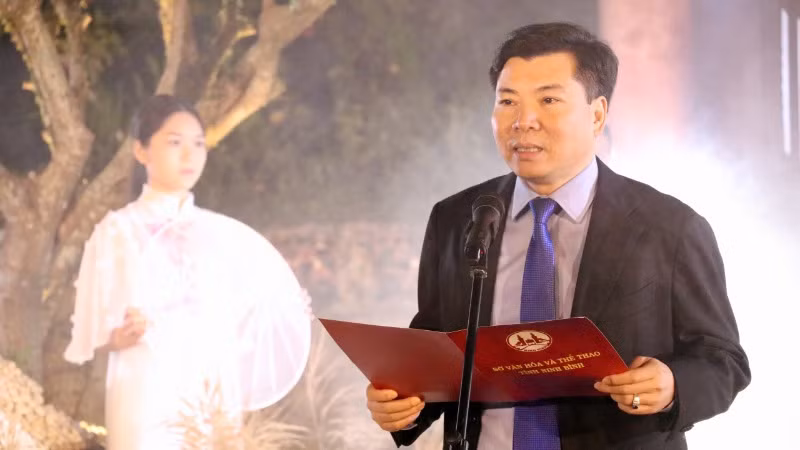 Giám đốc Sở Văn hóa và Thể thao tỉnh Ninh Bình Nguyễn Mạnh Cường phát biểu tại chương trình.