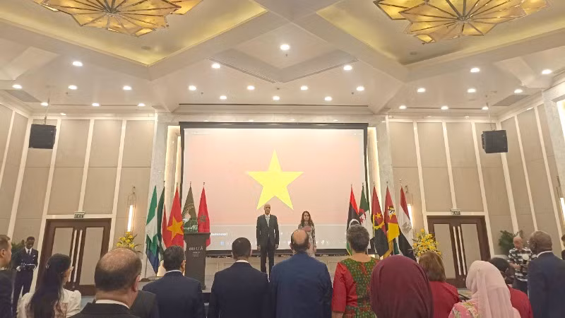 Thứ trưởng Ngoại giao Nguyễn Minh Hằng và Đại sứ Vương quốc Morocco tại Việt Nam Jamale Chouaibi. (Ảnh: HỒNG HẠNH)