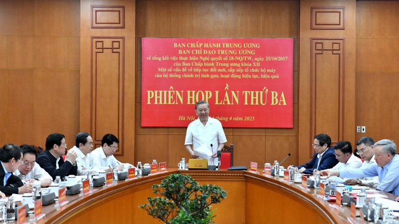 Tổng Bí thư Tô Lâm chủ trì Phiên họp lần thứ 3 về tổng kết việc thực hiện Nghị quyết số 18-NQ/TW. (Ảnh: ĐĂNG KHOA)