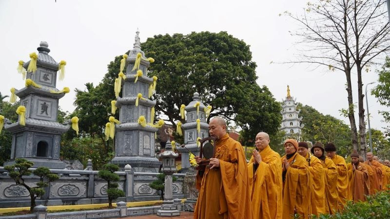 Tăng ni phật giáo Thủ đô Hà Nội. (Ảnh: DIỆU TƯỜNG)