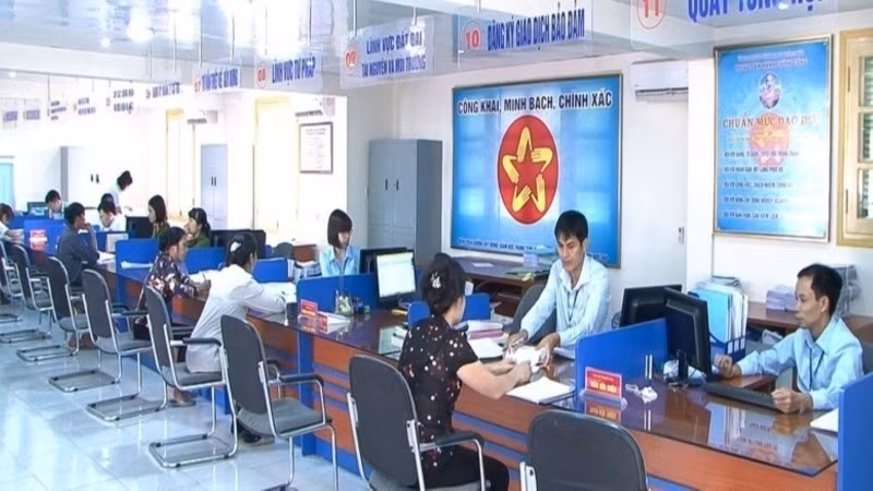 Thủ tướng Chính phủ yêu cầu các bộ, ngành, địa phương tập trung tổ chức rà soát, cắt giảm, đơn giản hóa thủ tục hành chính liên quan hoạt động sản xuất, kinh doanh và thủ tục hành chính nội bộ. (Ảnh: VGP)