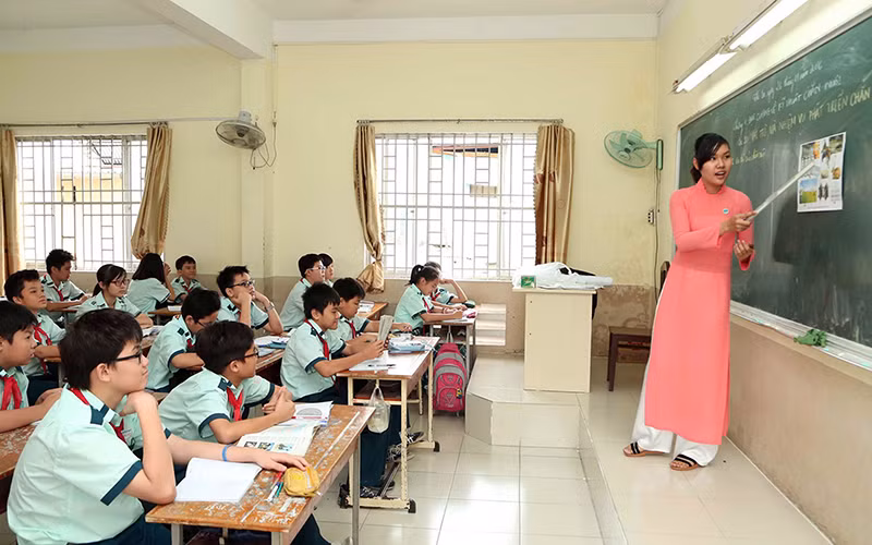 Cùng với việc nâng cao chuyên môn, nghiệp vụ, thầy cô cần giữ gìn đạo đức nhà giáo. Trong ảnh: Giờ học của cô trò Trường THCS Thanh Hà, huyện Thanh Ba, tỉnh Phú Thọ. (Ảnh TUẤN TRUNG)