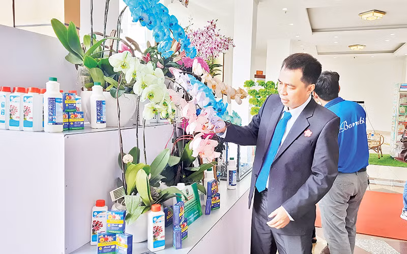 Các sản phẩm của Bambi Hana trưng bày tại buổi tuyên dương gương nông dân và sản phẩm nông nghiệp tiêu biểu năm 2023. 