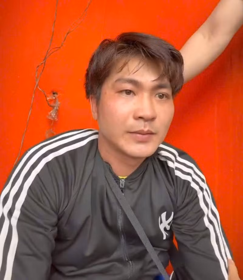 Nghi phạm Phạm Thành Chung bị lực lượng công an bắt giữ tại thành phố Biên Hòa sau 1 ngày gây ra vụ cướp tiệm vàng tại huyện Di Linh, Lâm Đồng,