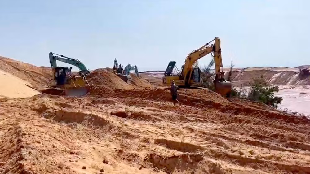 Các lực lượng chức năng cùng đơn vị khai thác vẫn đang khẩn trương tìm kiếm các nạn nhân mất tích. 