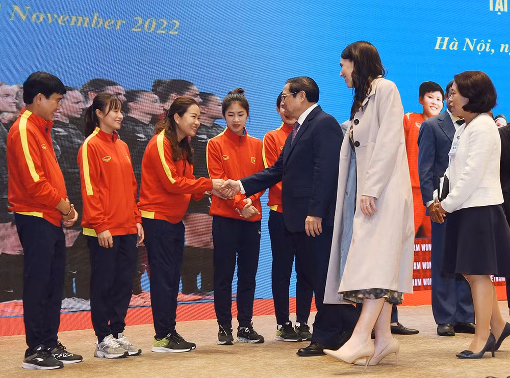 [Ảnh] Thủ tướng Phạm Minh Chính và Thủ tướng New Zealand Jacinda Ardern gặp gỡ báo chí ảnh 7