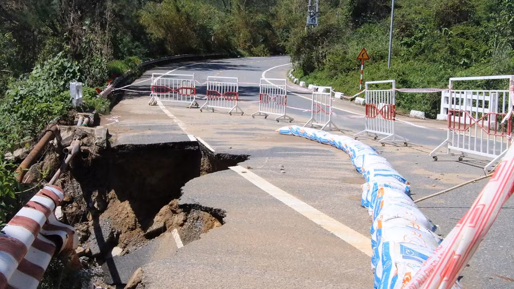 Đà Nẵng khẩn trương khắc phục sạt lở tại khu vực bán đảo Sơn Trà ảnh 7