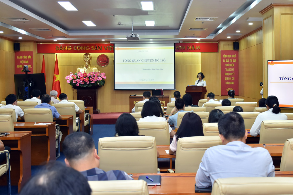 Phó trưởng Ban Cải cách và Hiện đại hóa Hoàng Thị Lan Anh phát biểu khai mạc khóa tập huấn