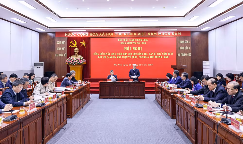 Đồng chí Đỗ Văn Chiến phát biểu ý kiến tại Hội nghị.