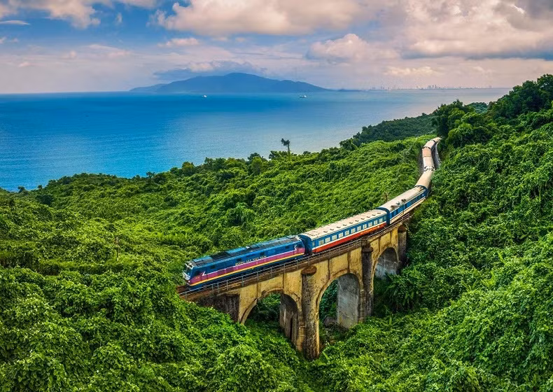 Thông tin từ Tổng Công ty Đường sắt Việt Nam cho biết, đơn vị này đã chính thức triển khai tính năng bán vé qua bản đồ trực tuyến từ hôm nay, 21/10. (Ảnh: VNR)