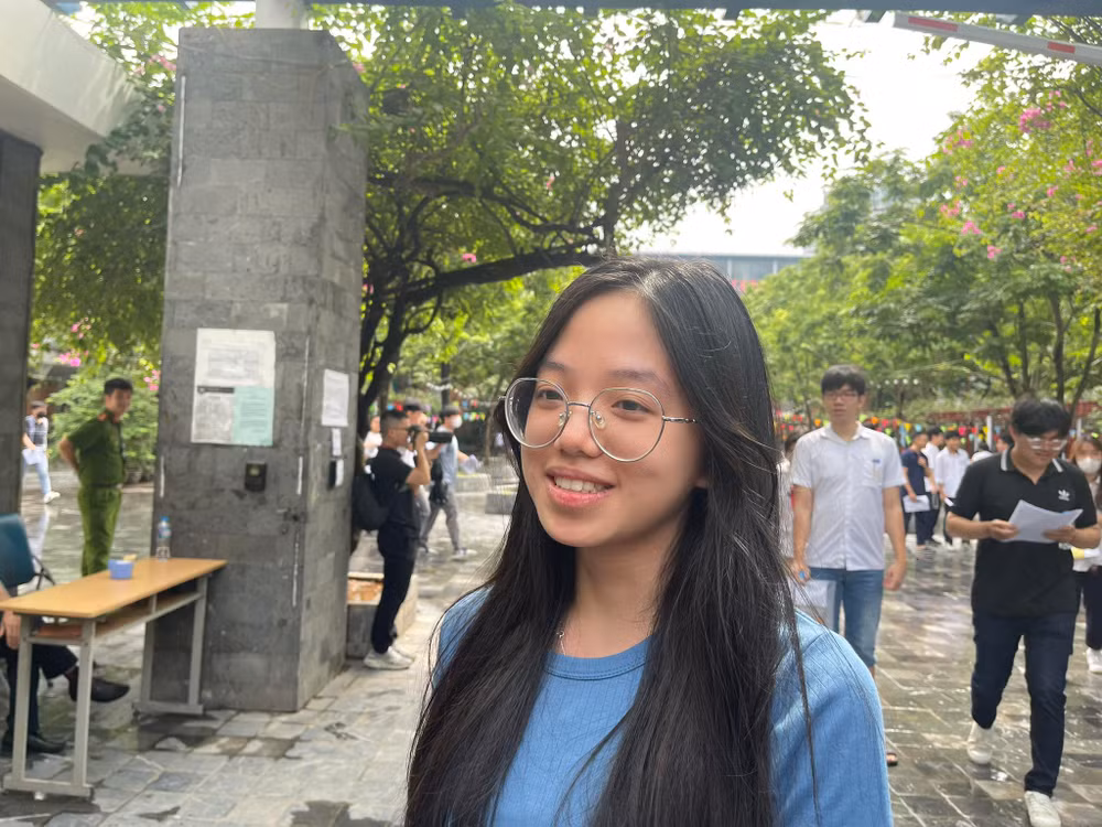 Thí sinh Lê Hồng Minh đánh giá đề thi Ngữ văn vừa sức, khơi gợi được tính sáng tạo của người làm.