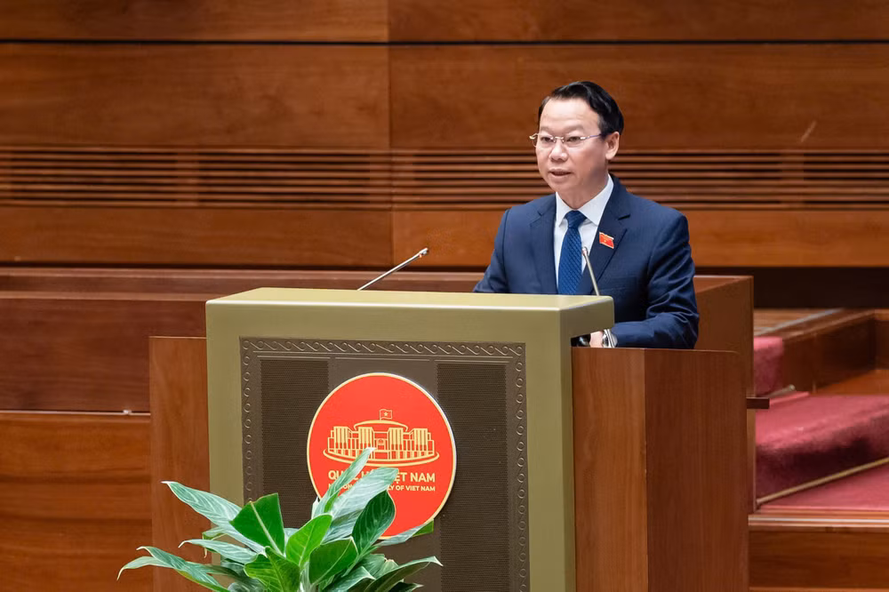 Trình bày tờ trình của Chính phủ, Bộ trưởng Tài nguyên và Môi trường Đỗ Đức Duy cho biết, qua 3 năm thực hiện Quy hoạch sử dụng đất quốc gia đã phát huy hiệu quả tích cực, đáp ứng các mục tiêu phát triển kinh tế-xã hội, bảo đảm quốc phòng, an ninh của các địa phương và của cả nước. (Ảnh: DUY LINH)