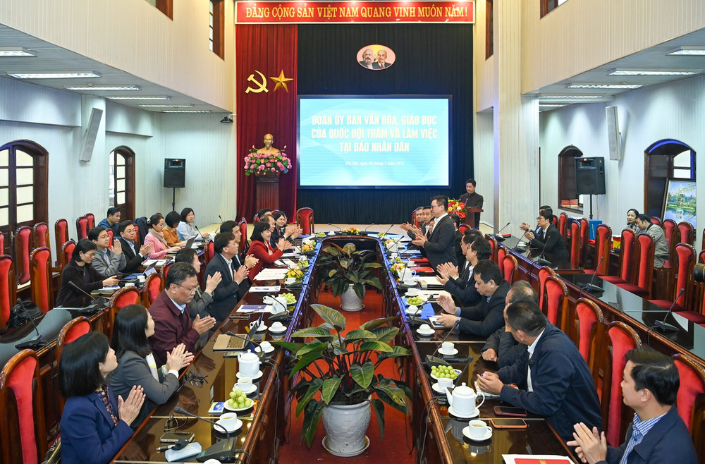 Quang cảnh buổi làm việc. Ảnh: DUY LINH