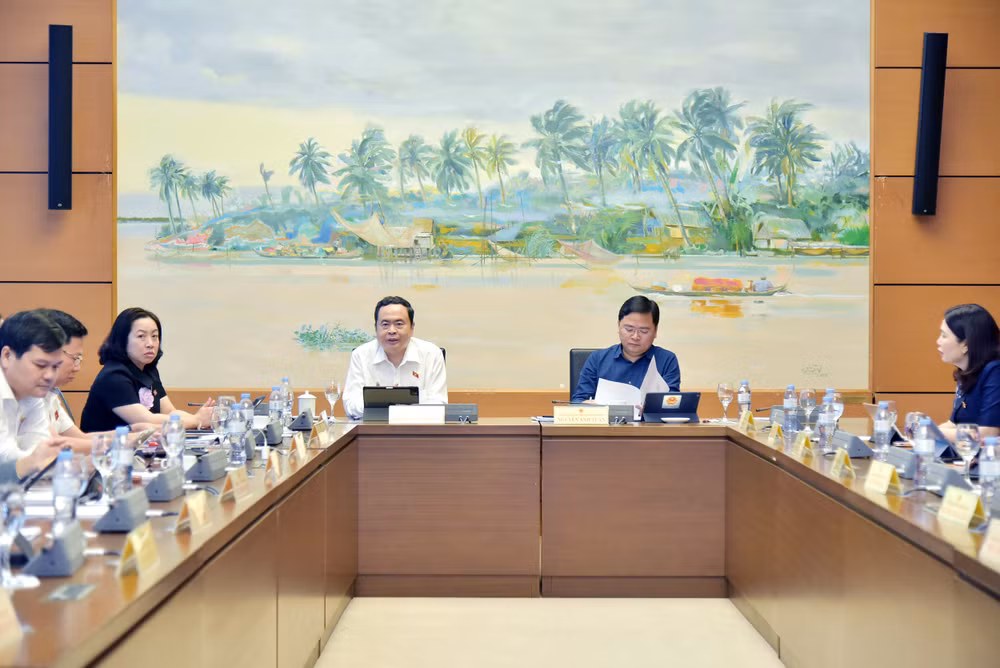 Quang cảnh buổi thảo luận Tổ. (Ảnh: DUY LINH)