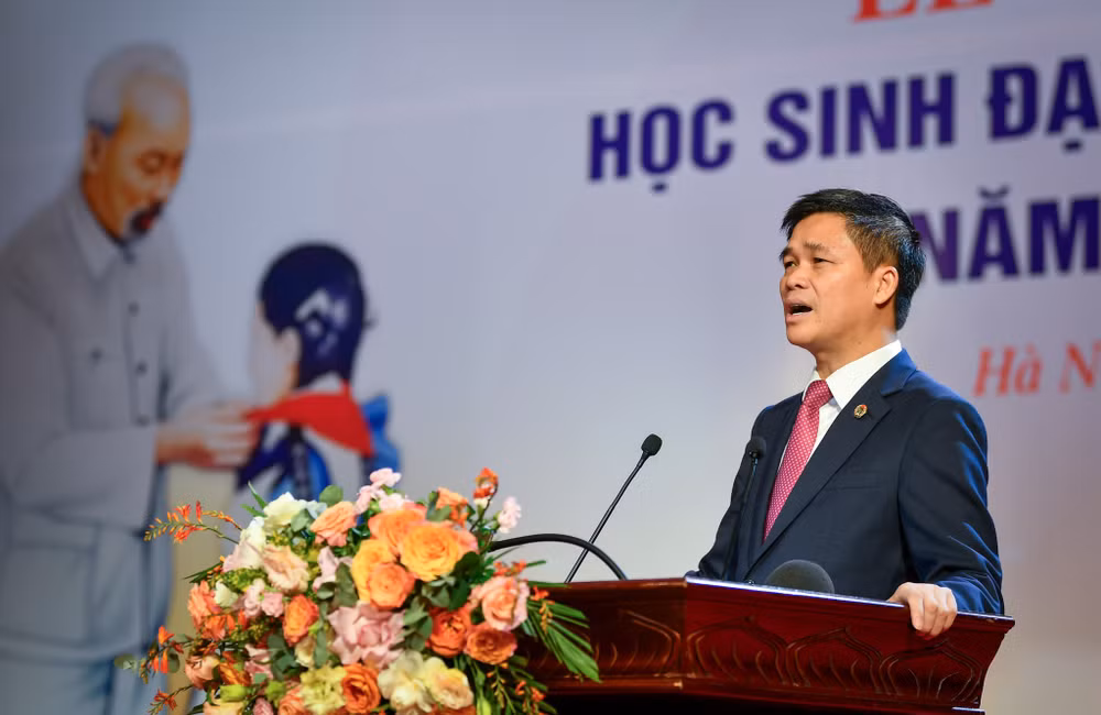 Đồng chí Ngọ Duy Hiểu phát biểu tại Lễ tuyên dương.