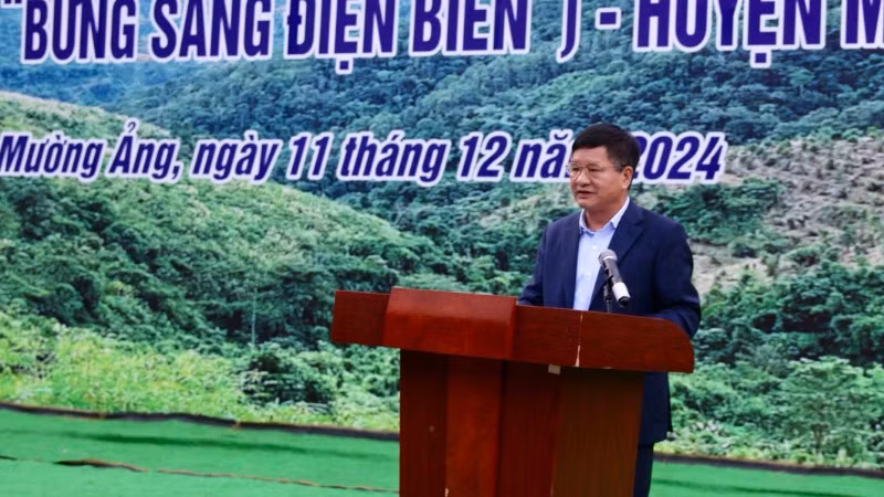 Đồng chí Lê Thành Đô, Chủ tịch Ủy ban nhân dân tỉnh Điện Biên ghi nhận nỗ lực của huyện Mường Ảng trong triển khai dự án.