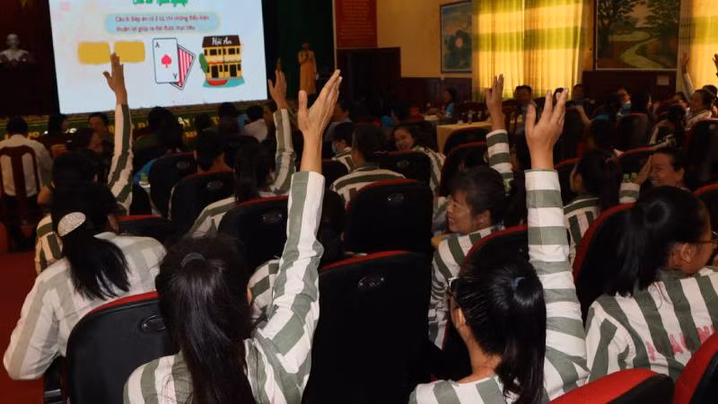 Các nữ phạm nhân tham gia chương trình đố vui