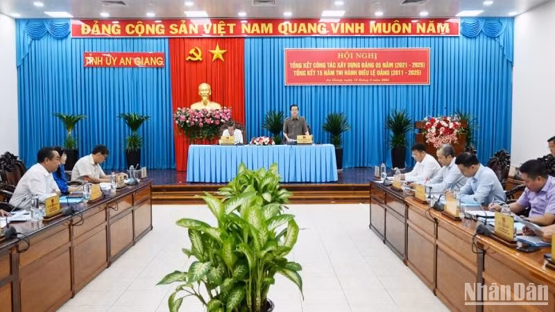 Quang cảnh hội nghị.