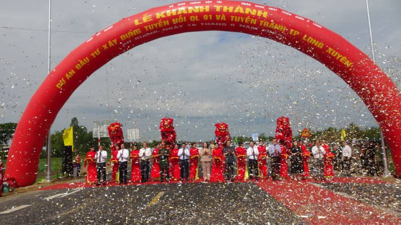 Thông xe tuyến nối Quốc lộ 91 và tuyến tránh thành phố Long Xuyên góp phần phát triển kinh tế-xã hội của tỉnh An Giang.