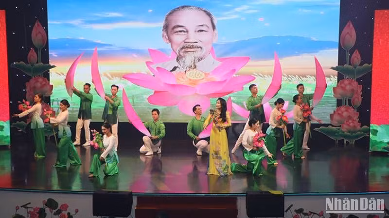 Quang cảnh khai mạc tại buổi lễ trao giải.