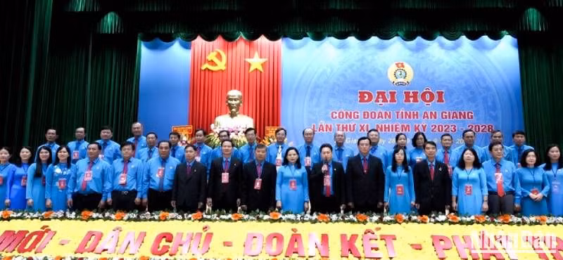 Ra mắt Ban Chấp hành Liên đoàn Lao động tỉnh An Giang khóa 11.